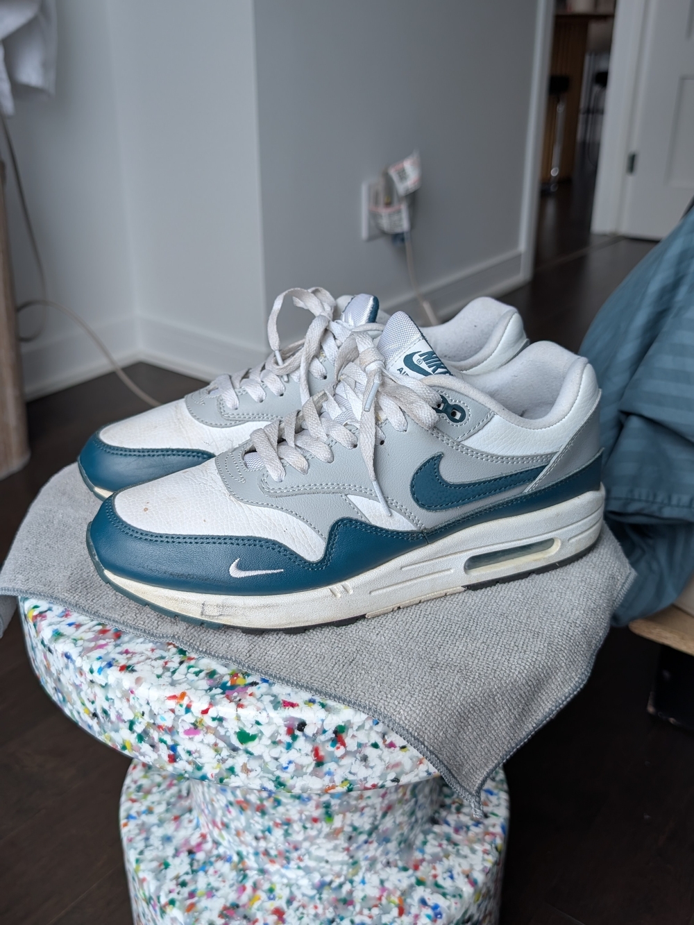Nike Men’s Sneakers in Teal & White